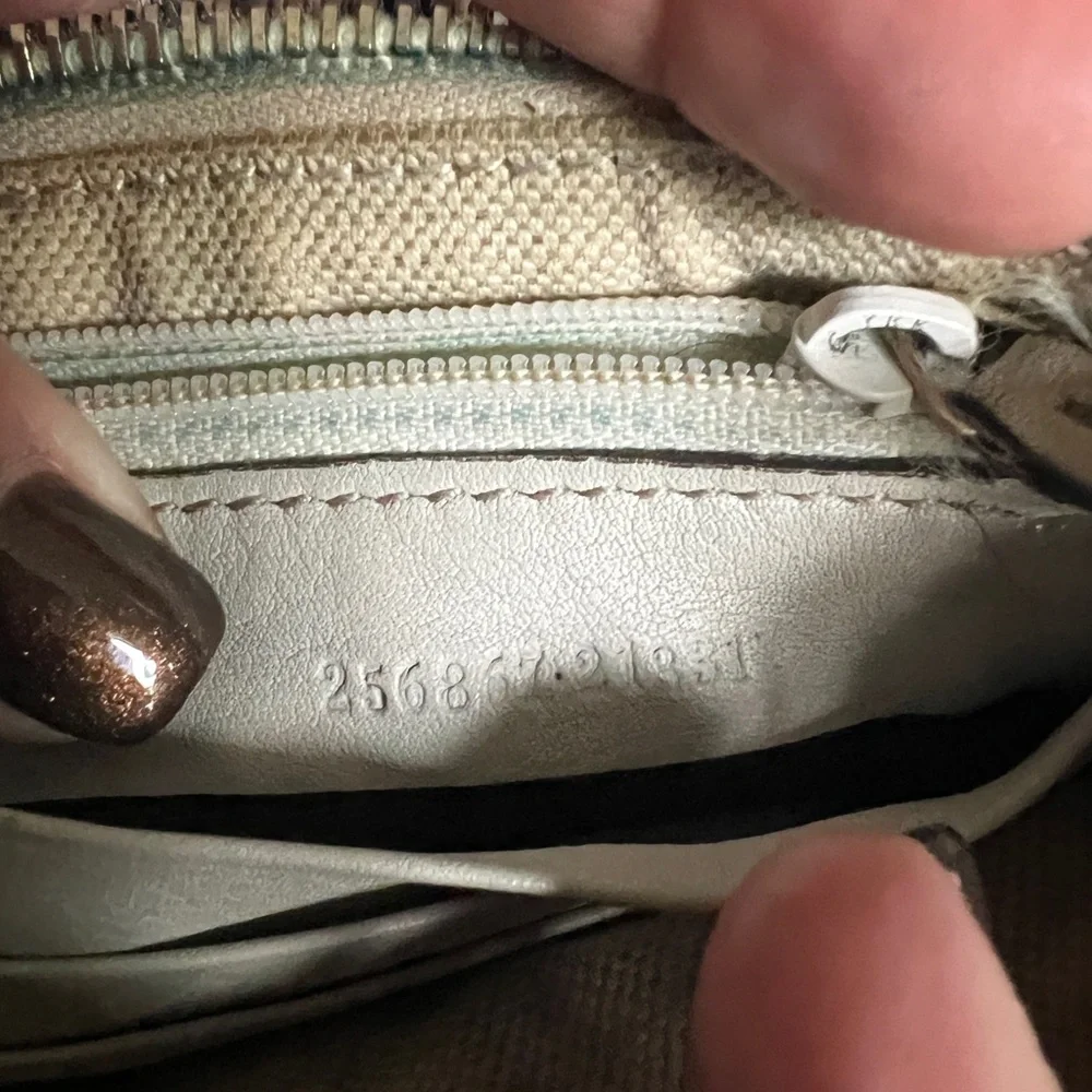 Gucci Beige and Brown Monogram Wristlet wallet with dust bag - Picture 7 of 11